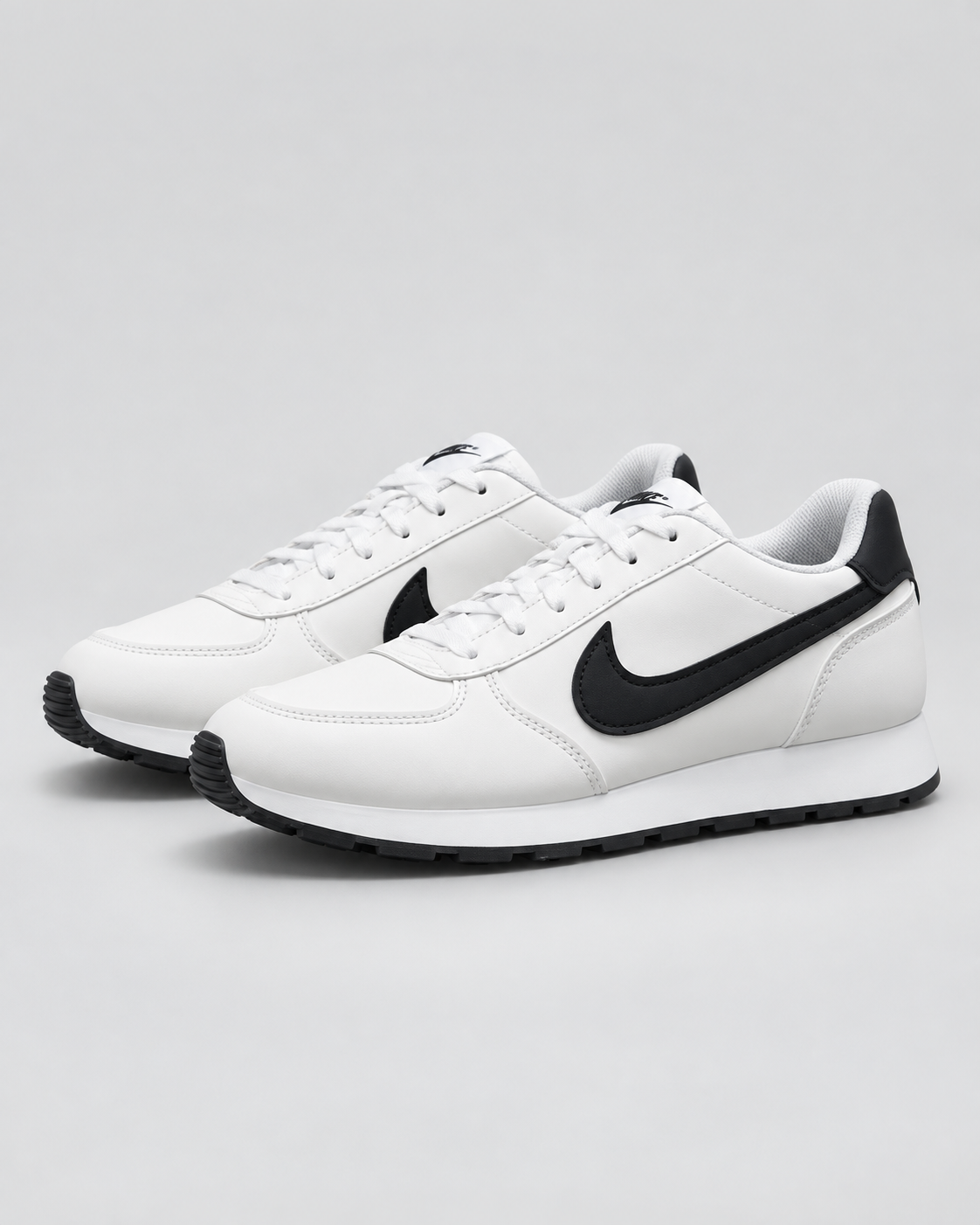White Nike Casual Sneaker